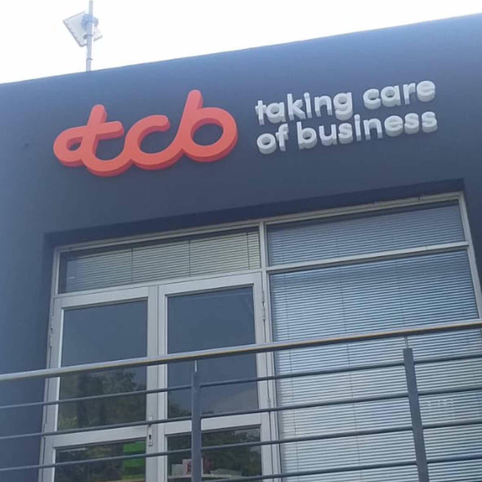 3D FABRICATED SIGNS