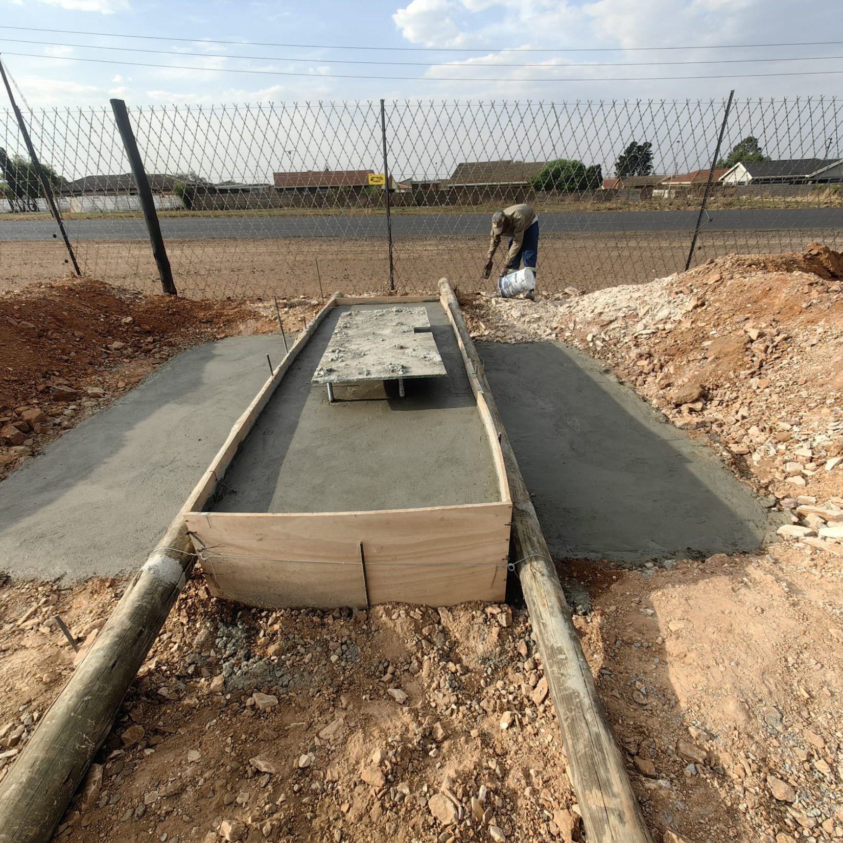 BASE CAGE/PLINTH